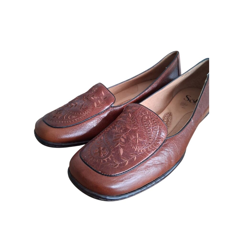 Sofft Leather Embroidered Women's size 9M Slip-on Casual Career Comfy‎ Loafers